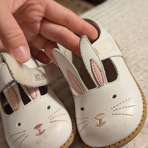 Livie And Luca Leather Sandals Kids Girls 8M Adorable Bunny Kids Shoes - White